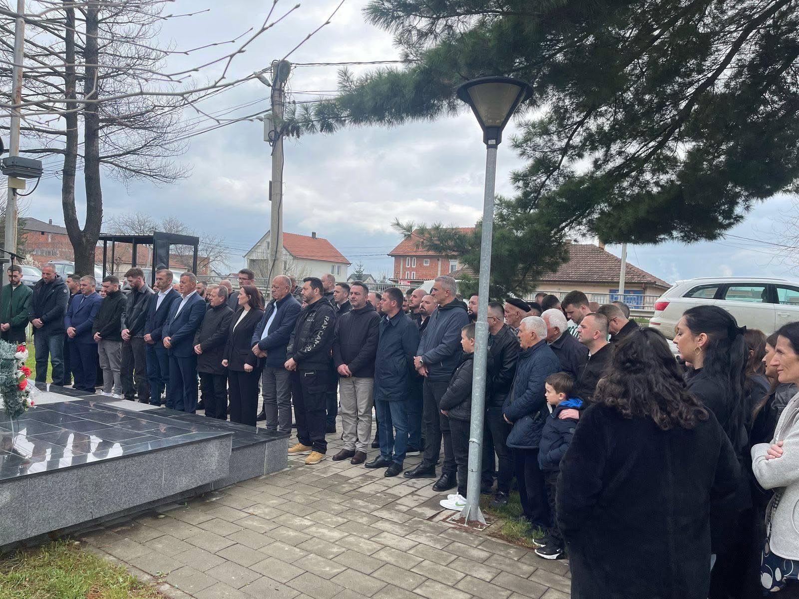 Homazhe me rastin e 26-vjetorit të rënies së trimave të familjes Morina
