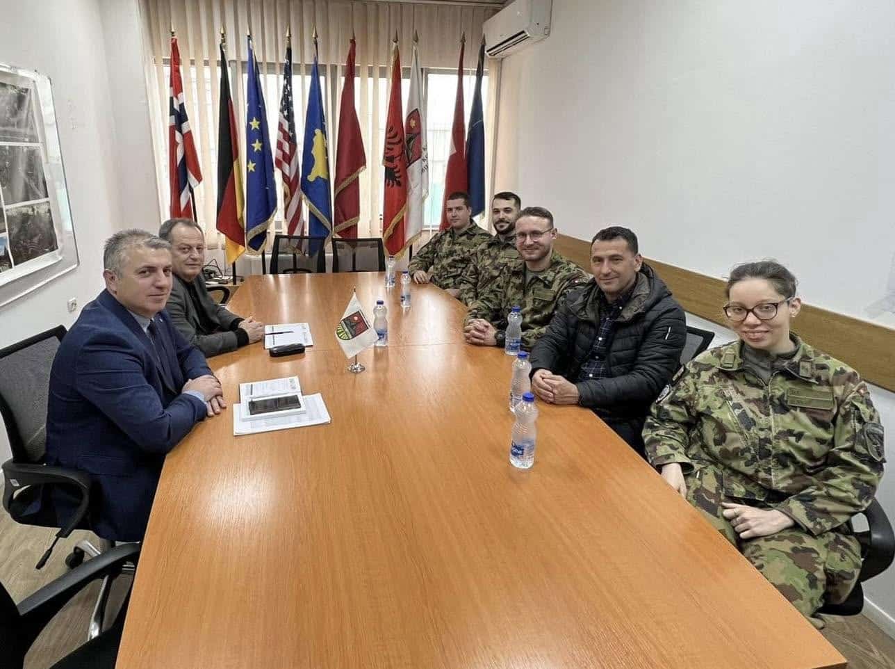 Nënkryetari Mjekiqi ka pritur në takim lamtumirës Komandantin e KFOR-it, LMT Jerome Fietz, i cili përfundon misionin e tij në komunën tonë