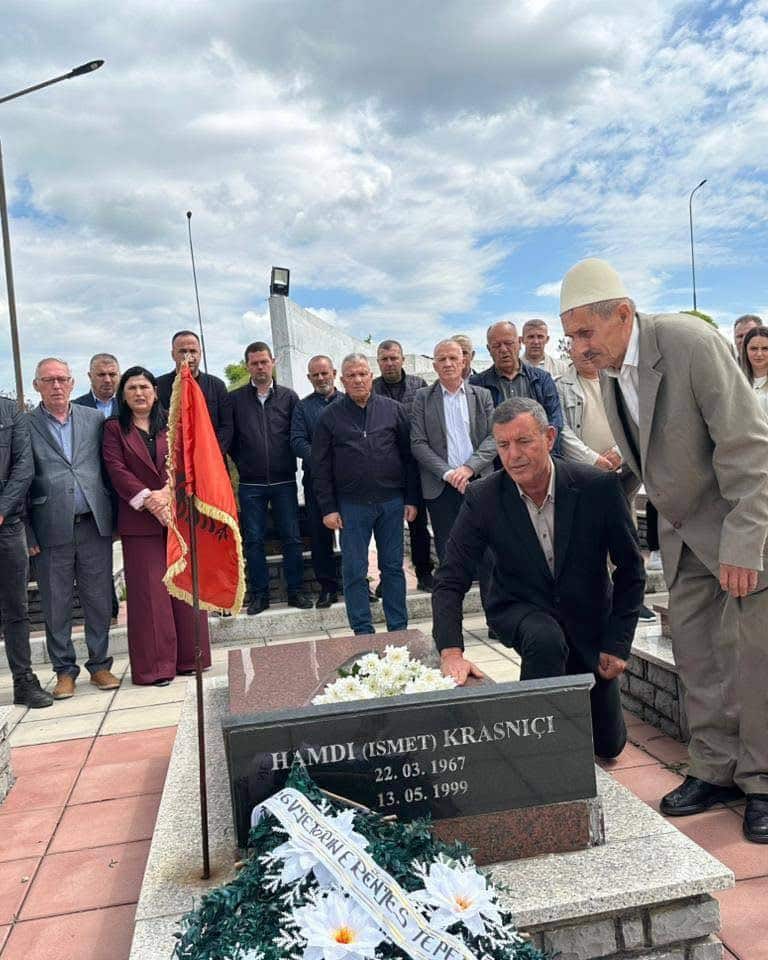 Homazhe në nderim të jetës dhe veprës së Dëshmorit Hamdi Krasniqi