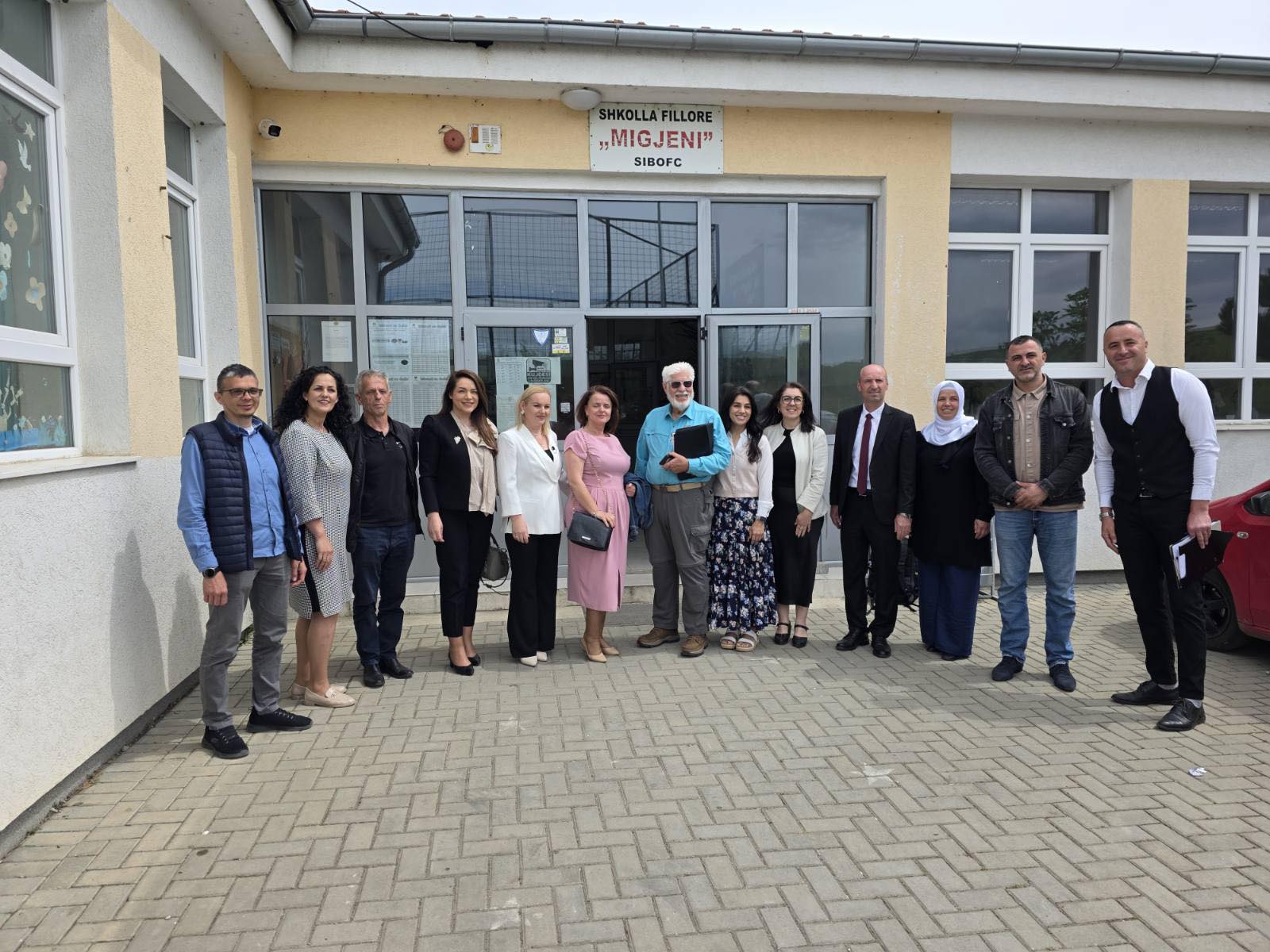 Komuna e Obiliqit nis zbatimin e marrëveshjes për aktivitete edukative dhe kulturore në shkolla shfaqja “Pluralizmi dhe Dallueshmëritë” në Shkollën “Migjeni” në Siboc