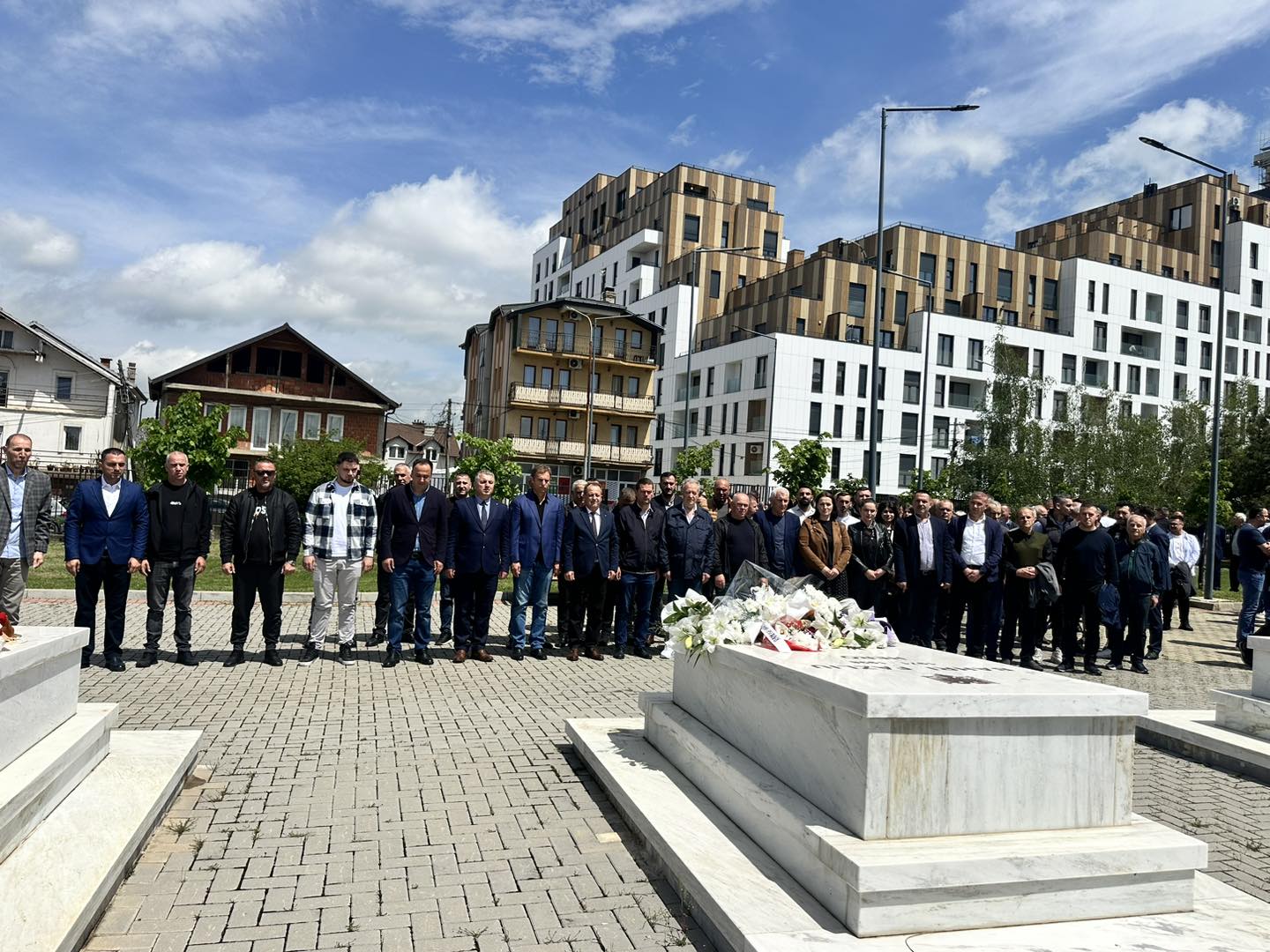 Homazhe në nderim të Heroit të Kombit, Bahri Fazliu