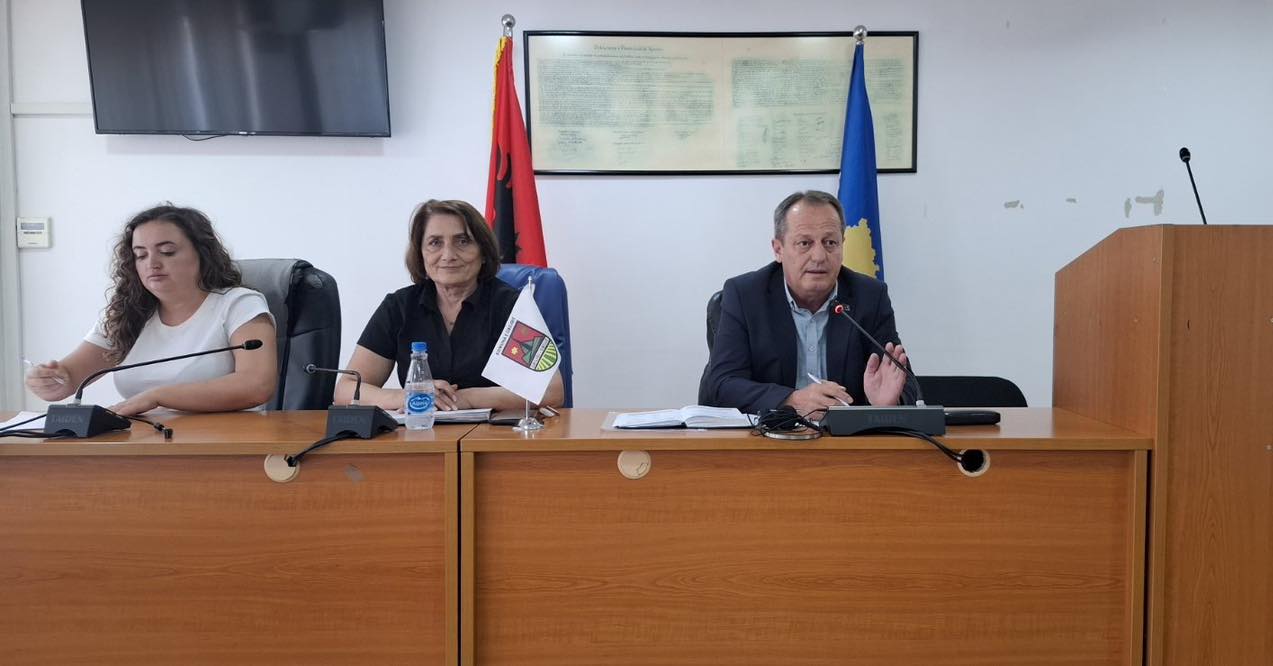 Mbahet dëgjimi publik për Kornizën Afatmesme Buxhetore 2026–2028