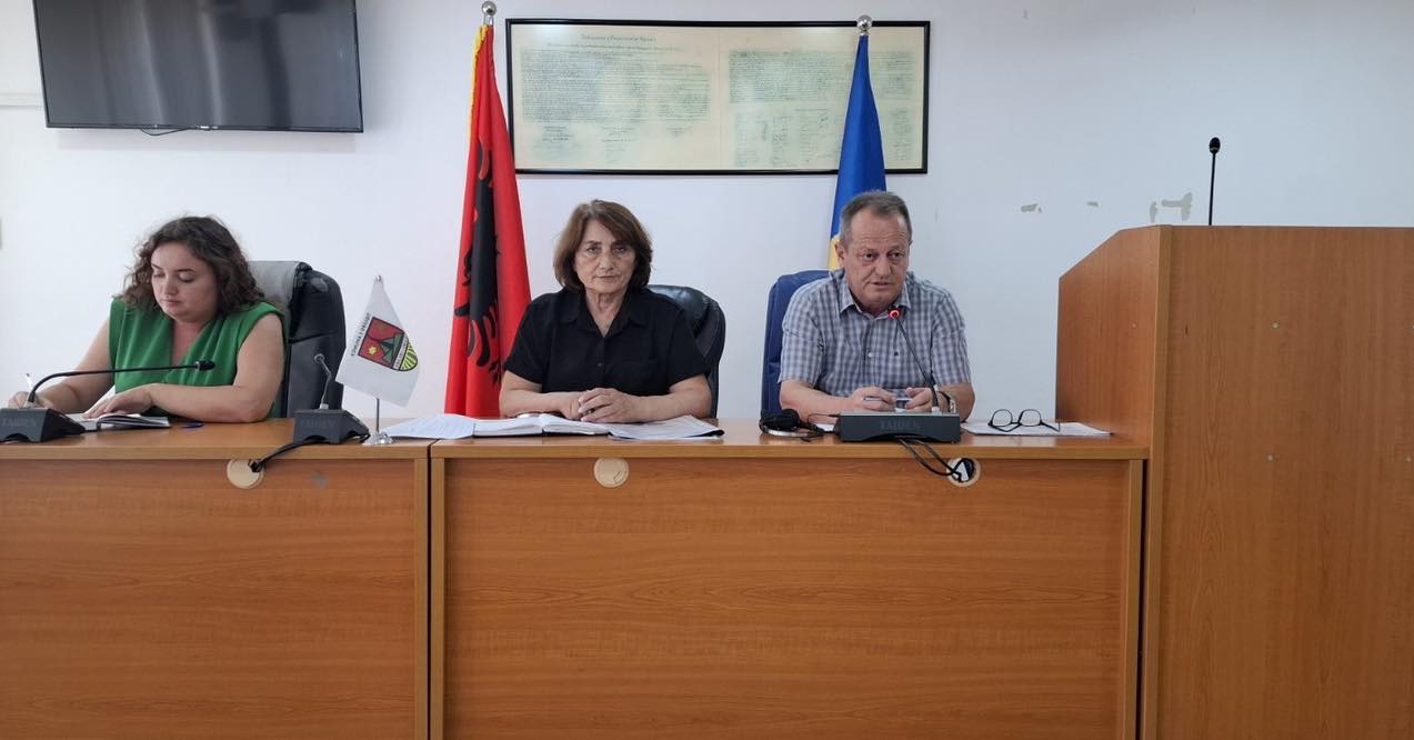 Në sallën e Kuvendit Komunal në Obiliq, sot është mbajtur dëgjimi i dytë buxhetor për Kornizën Afatmesme Buxhetore (KAB) 2026–2028