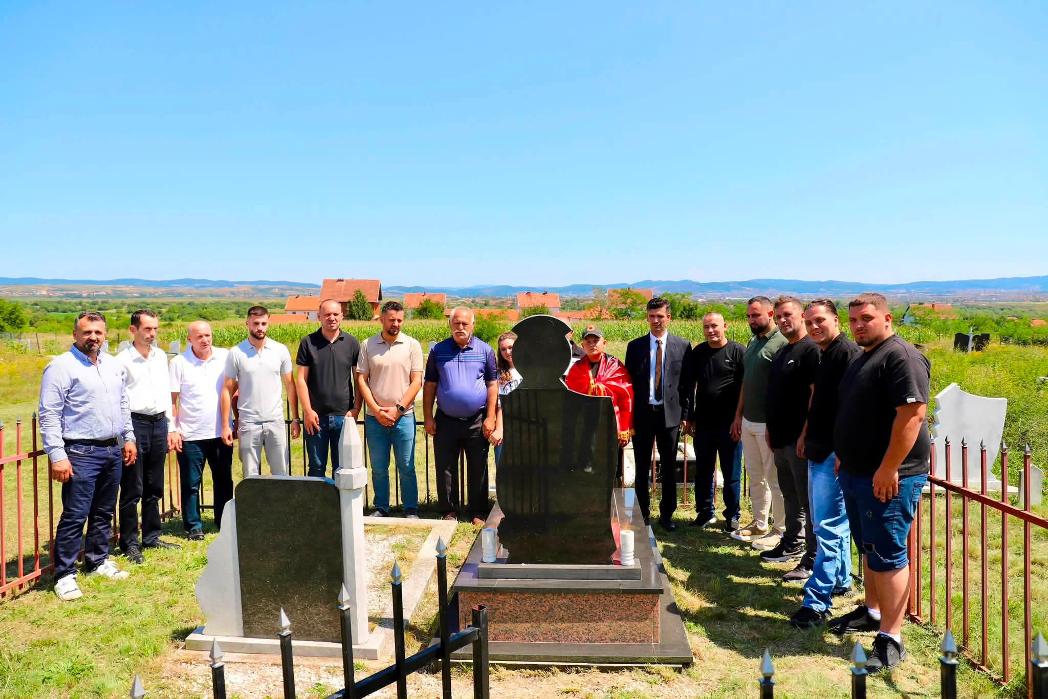 U MBAJTËN HOMAZHE NË NDERIM TË DËSHMORIT TË KOMBIT, NUHI KELMENDI